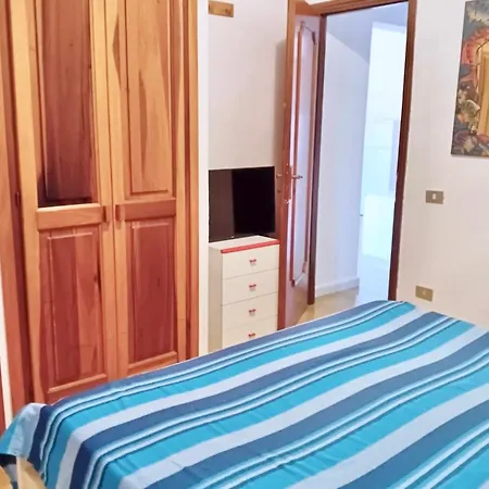 6 Beds With Sea View In Marinella Just 300 Mt From The Apartman