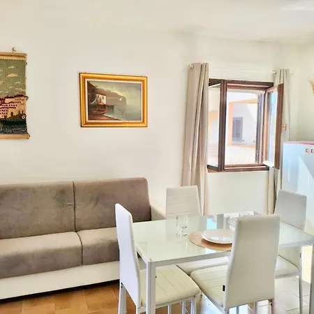 Apartament 6 Beds With Sea View In Marinella Just 300 Mt From The Golfo Aranci