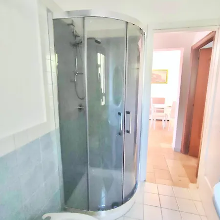 Apartment 6 Beds With Sea View In Marinella Just 300 Mt From The Golfo Aranci