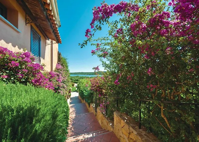 6 Beds With Sea View In Marinella Just 300 Mt From The * Golfo Aranci